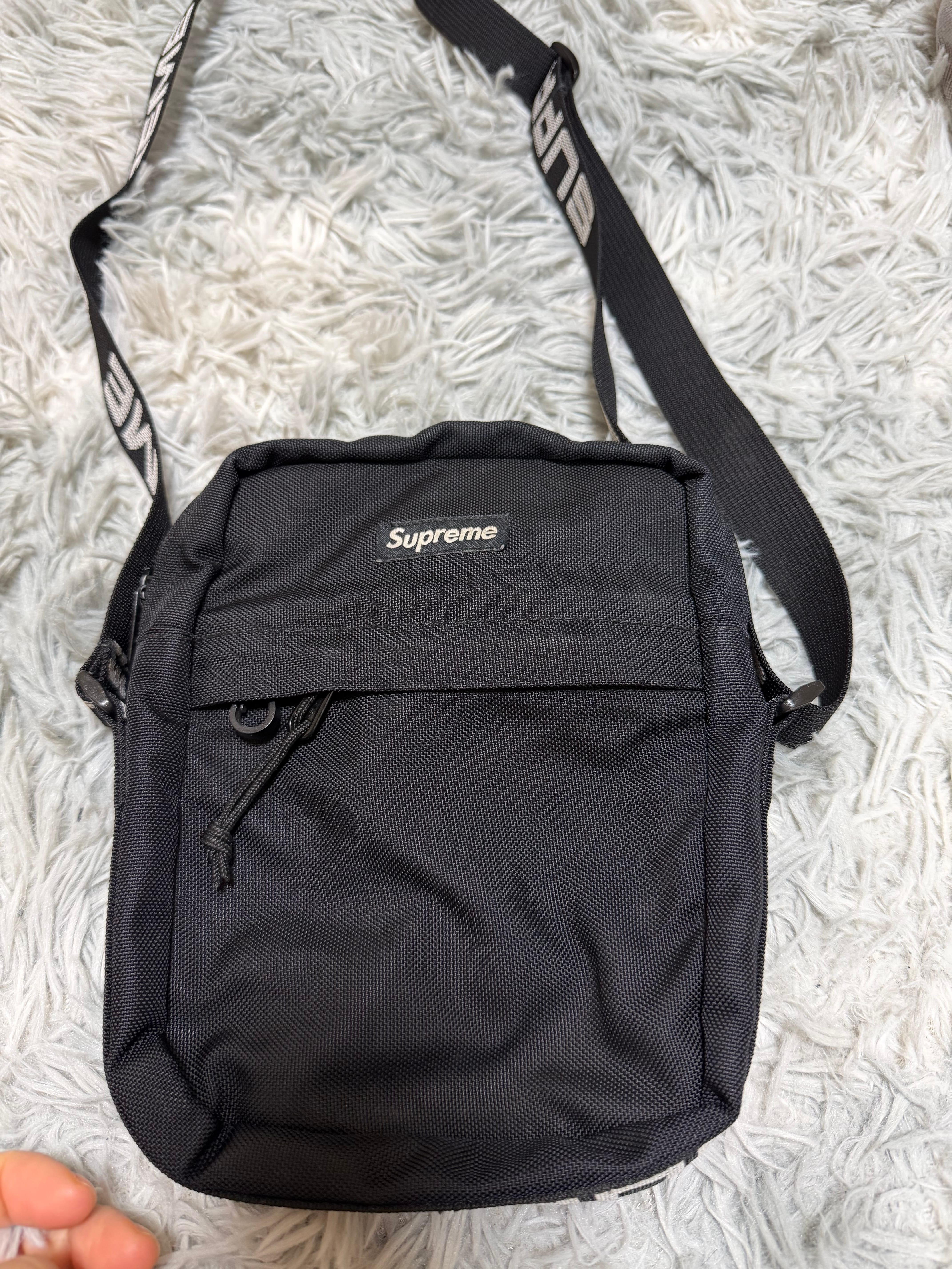 Supreme 18SS Shoulder Bag 