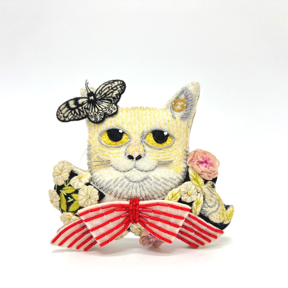 グッチ GUCCI ヒグチユウコ 猫 刺繍 アクセサリー ブローチ キャンバス マルチカラー 未使用