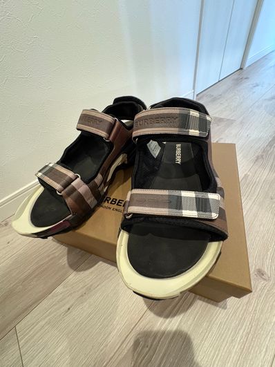 【美品】Burberry Arthur サンダル チョコレートブラウン