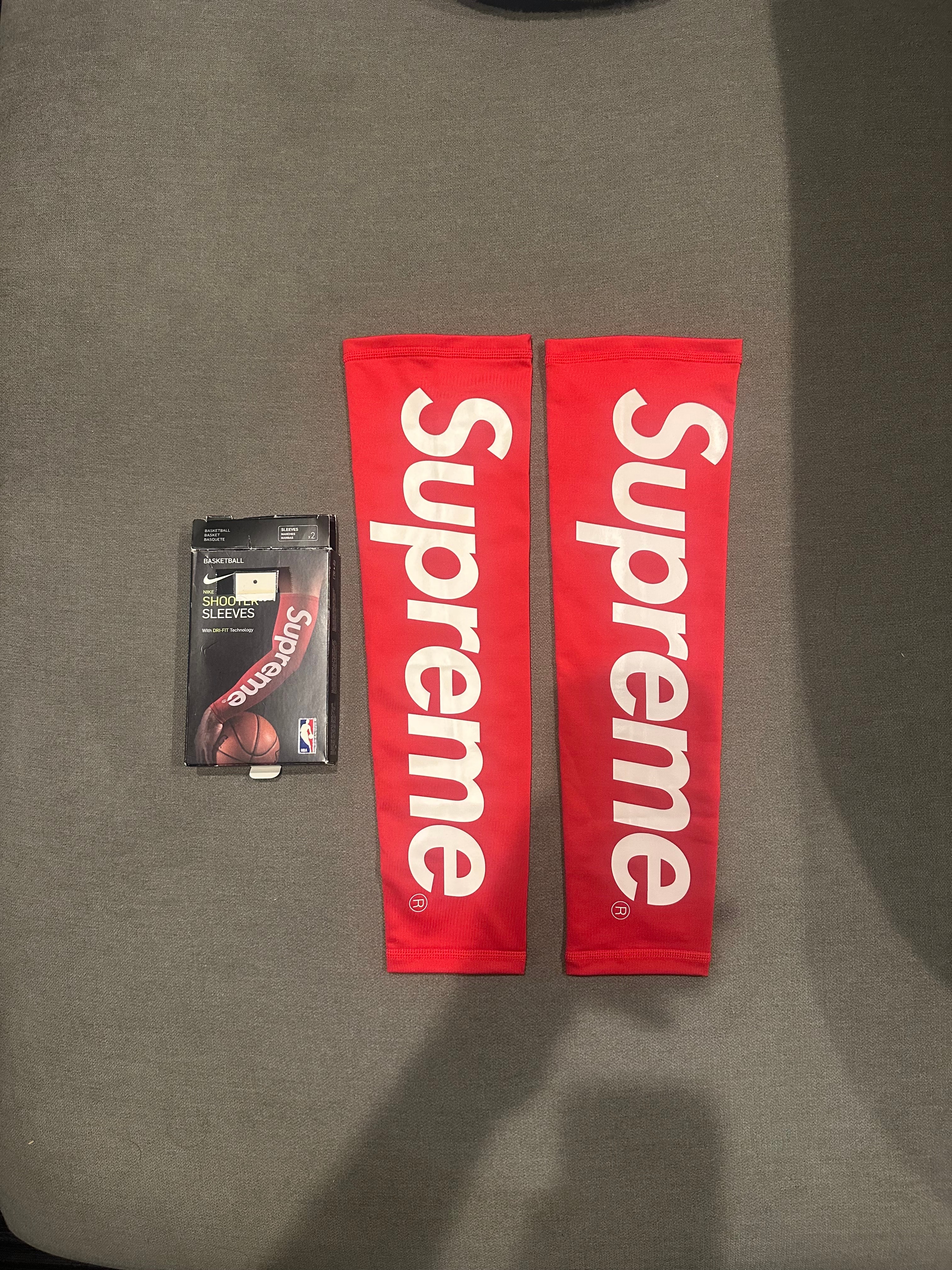 Supreme Nike NBA Shooting Sleeve (17FW) "Red"
