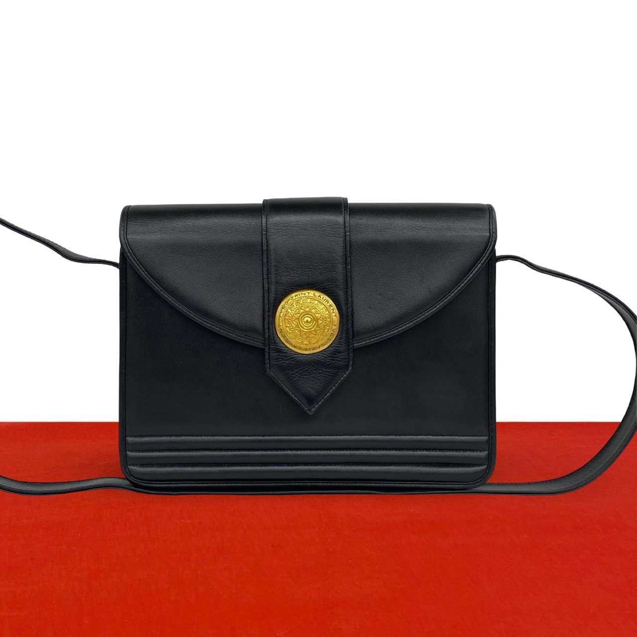 YVES SAINT LAURENT イヴ・サンローラン ロゴ 刻印 金具 レザー ショルダーバッグ ブラック
 27298