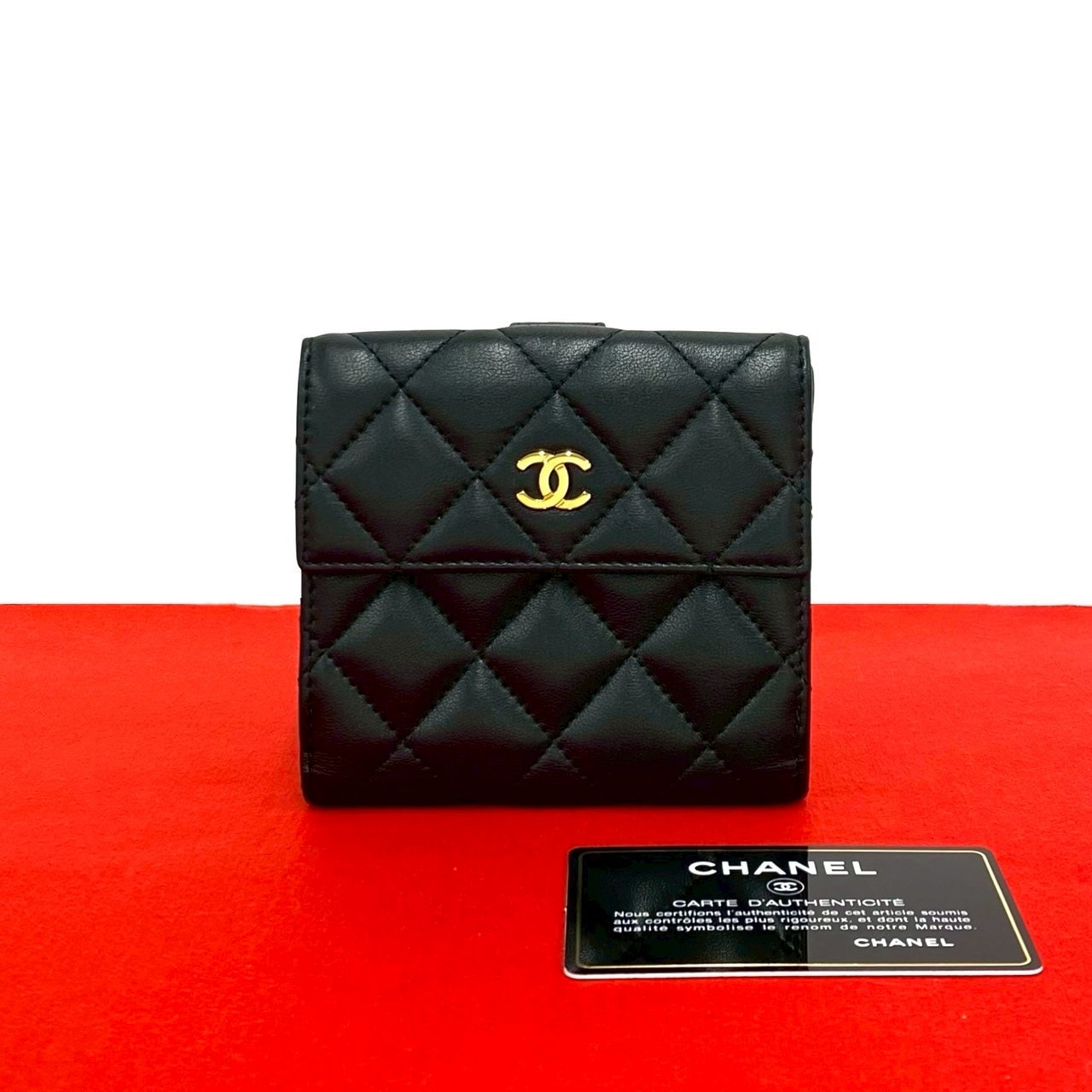 CHANEL シャネル マトラッセ ココマーク ラムスキン 二つ折り財布 ブラック
 48245