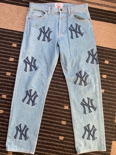 Supreme New York YankeesTM Regular Jean "Blue"