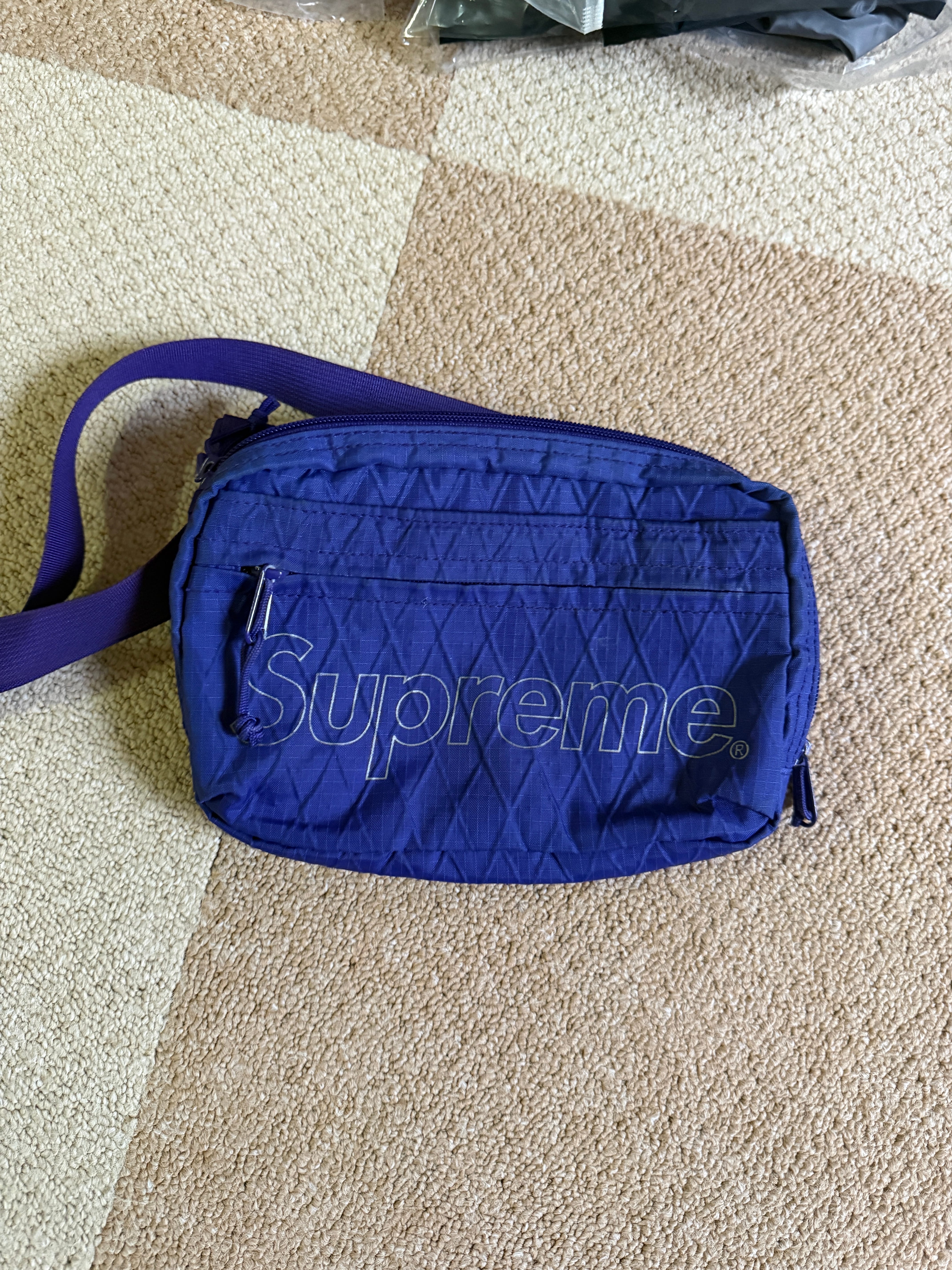 Supreme 18FW Shoulder Bag 