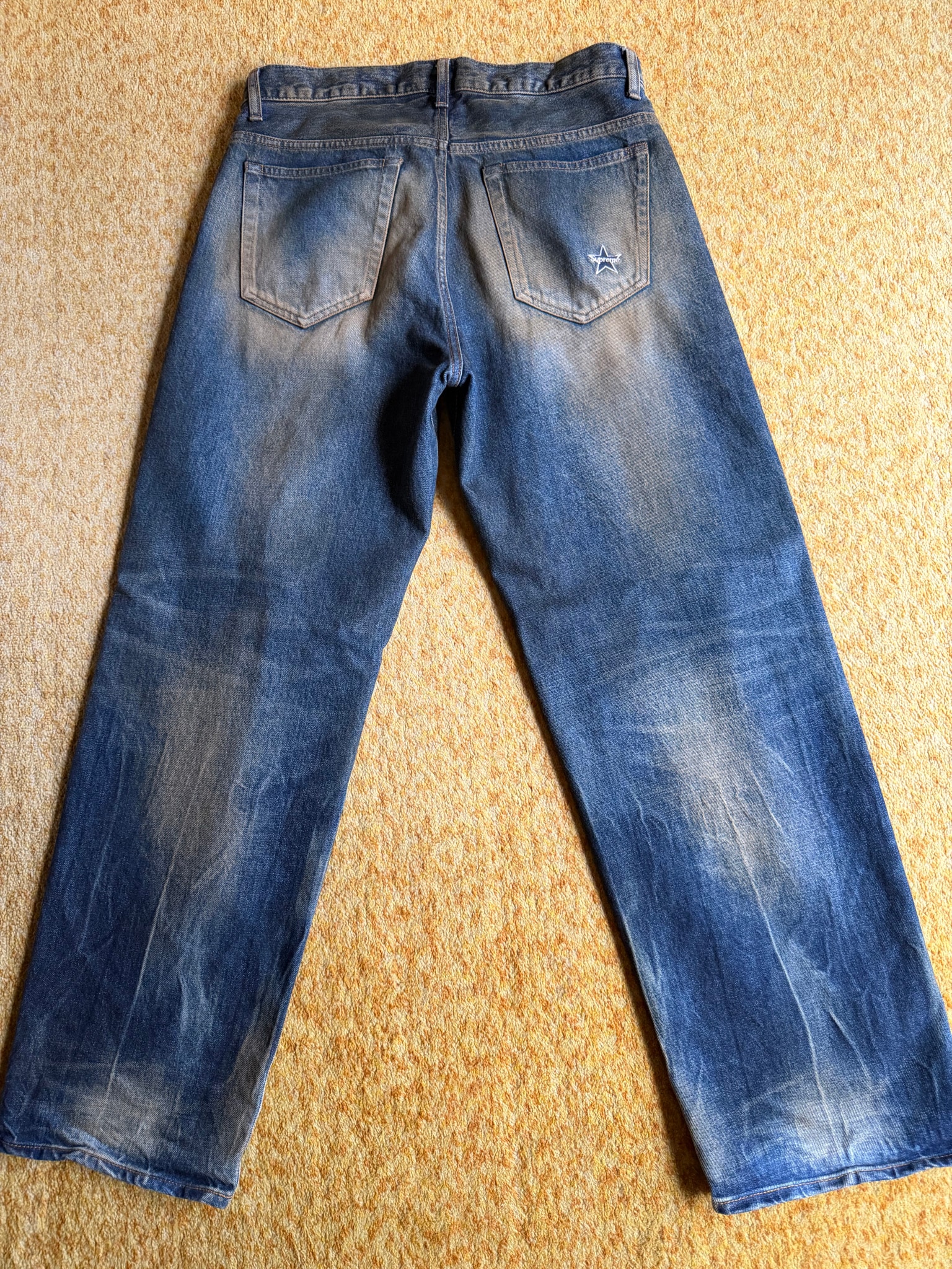 Supreme Distressed Loose Fit Selvedge Jean (25FW) "Washed Indigo"