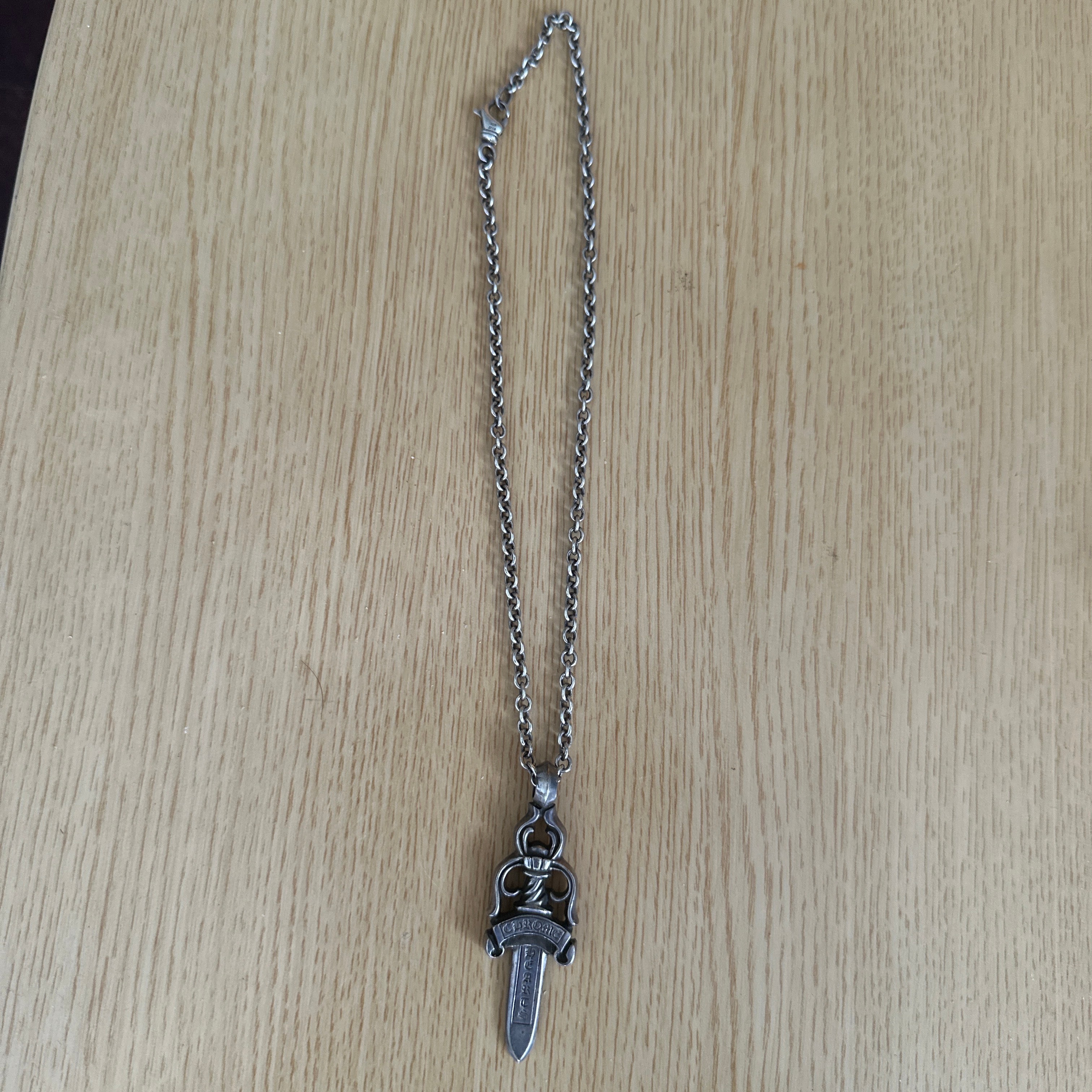 ラージダガーペンダントNEチェーン18インチ