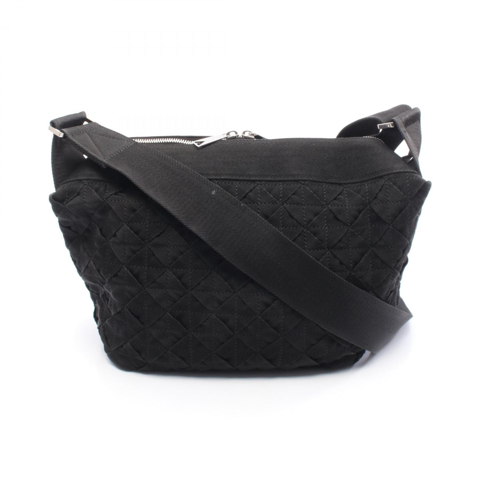 ボッテガヴェネタ BOTTEGA VENETA イントレチャート ウェビング ショルダーバッグ バッグ ナイロンキャンバス レディース ブラック系 【中古】