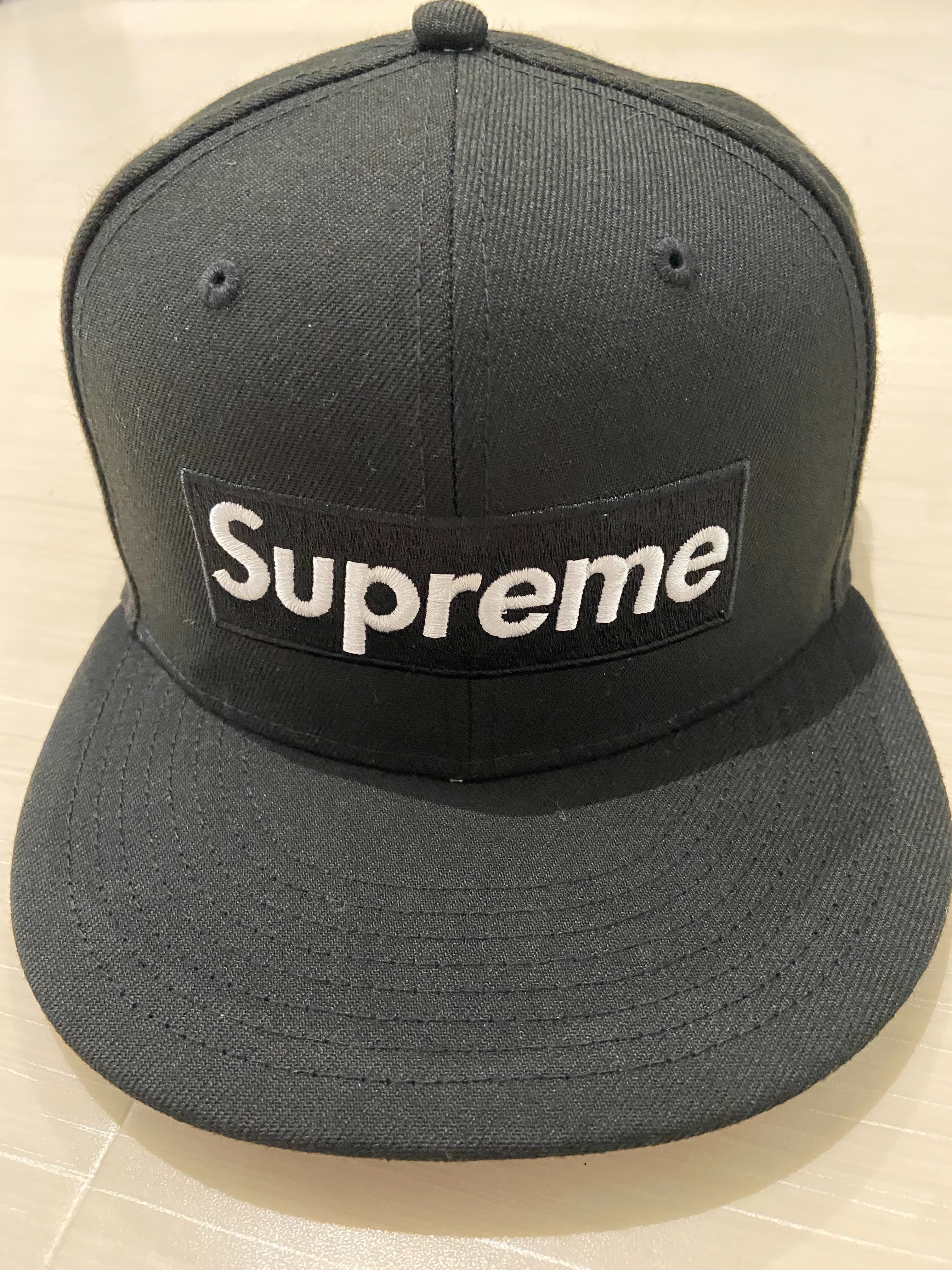 Supreme Champions Box Logo New Era® "Black"