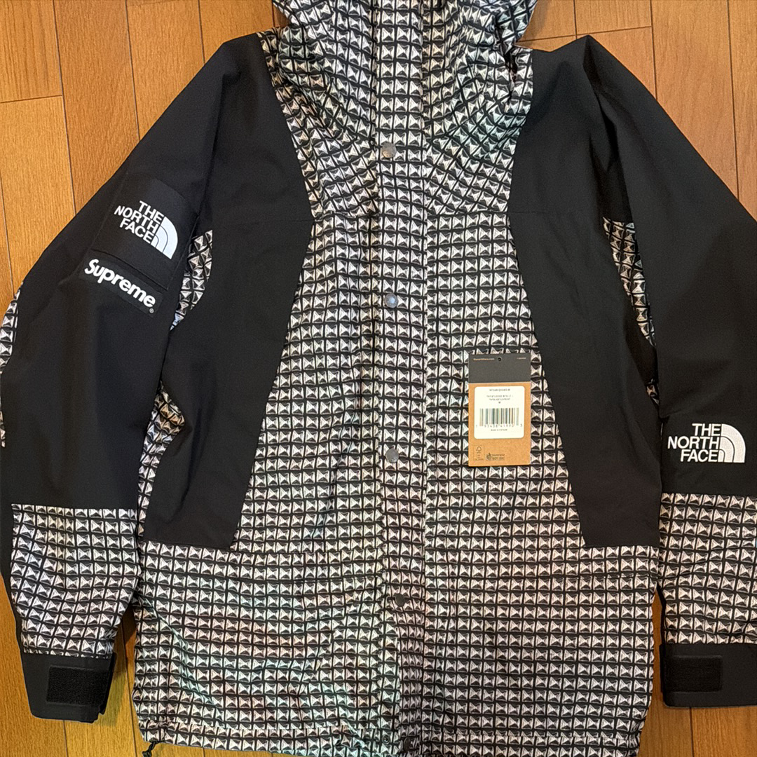 Supreme x The North Face Studded Mountain Light Jacket 