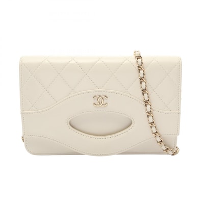 シャネル CHANEL マトラッセ ショルダーバッグ バッグ レザー レディース ホワイト系 AP2703 【中古】