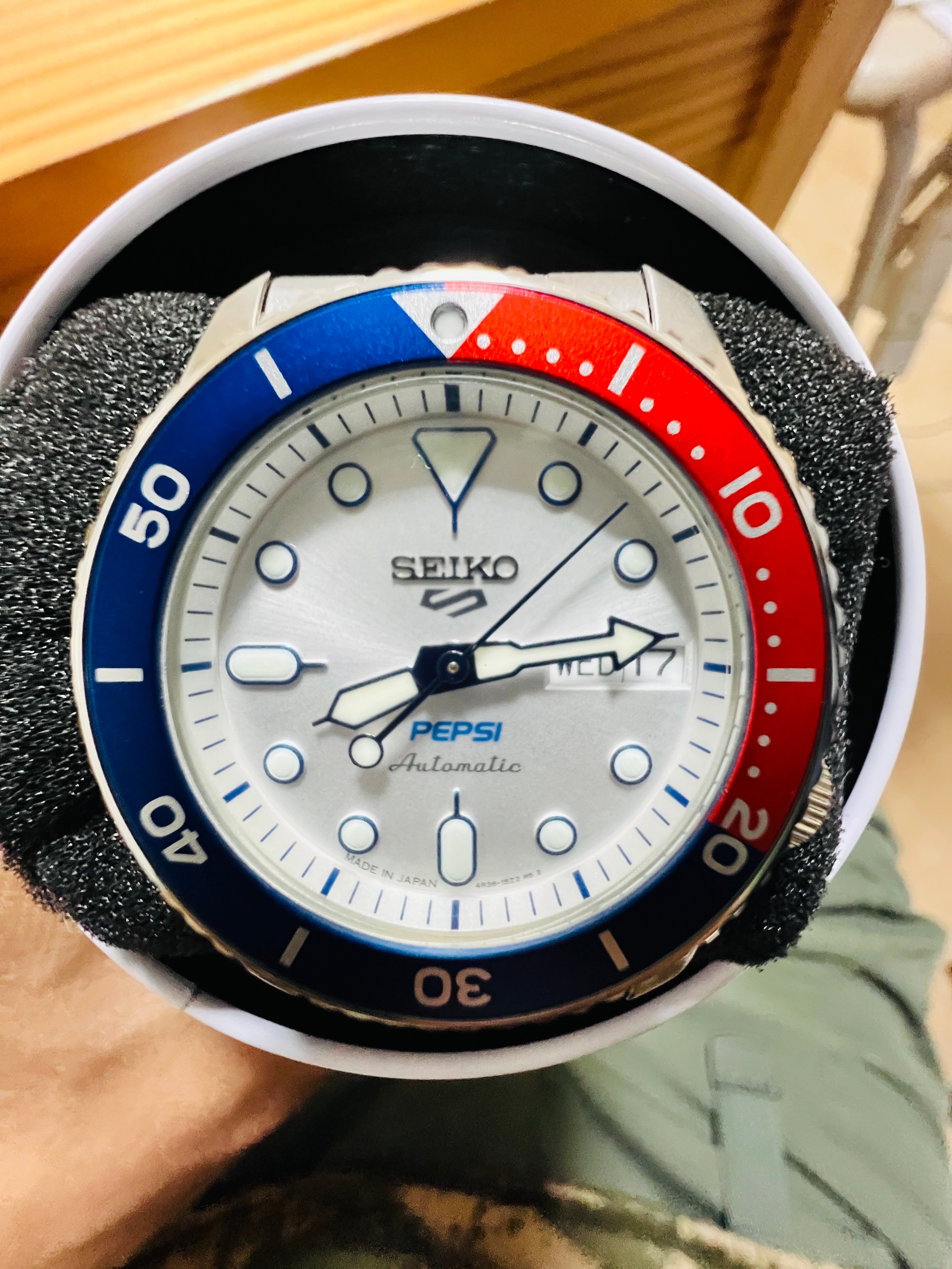 SEIKO 5 Sports x Pepsi Carriver 4R36 "Silver"