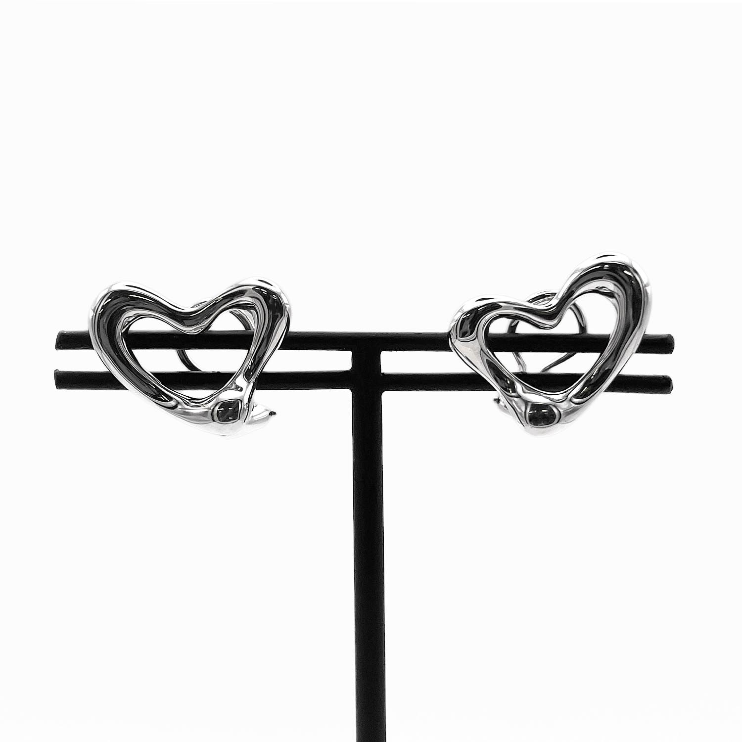 TIFFANY&Co. ティファニー オープンハート イヤリング
SV925 シルバー 新品仕上済 レディース
【中古】