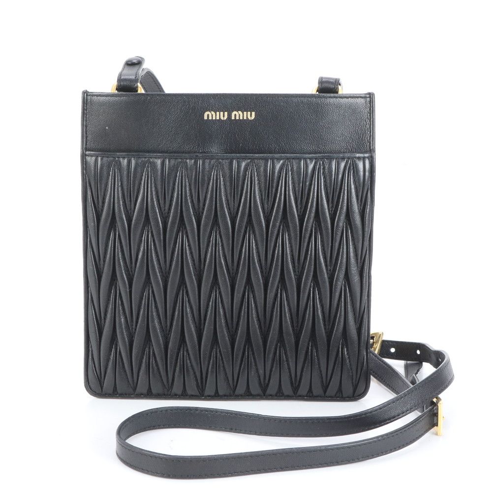 ■極美品 ミュウミュウ マテラッセショルダーバッグ レザー