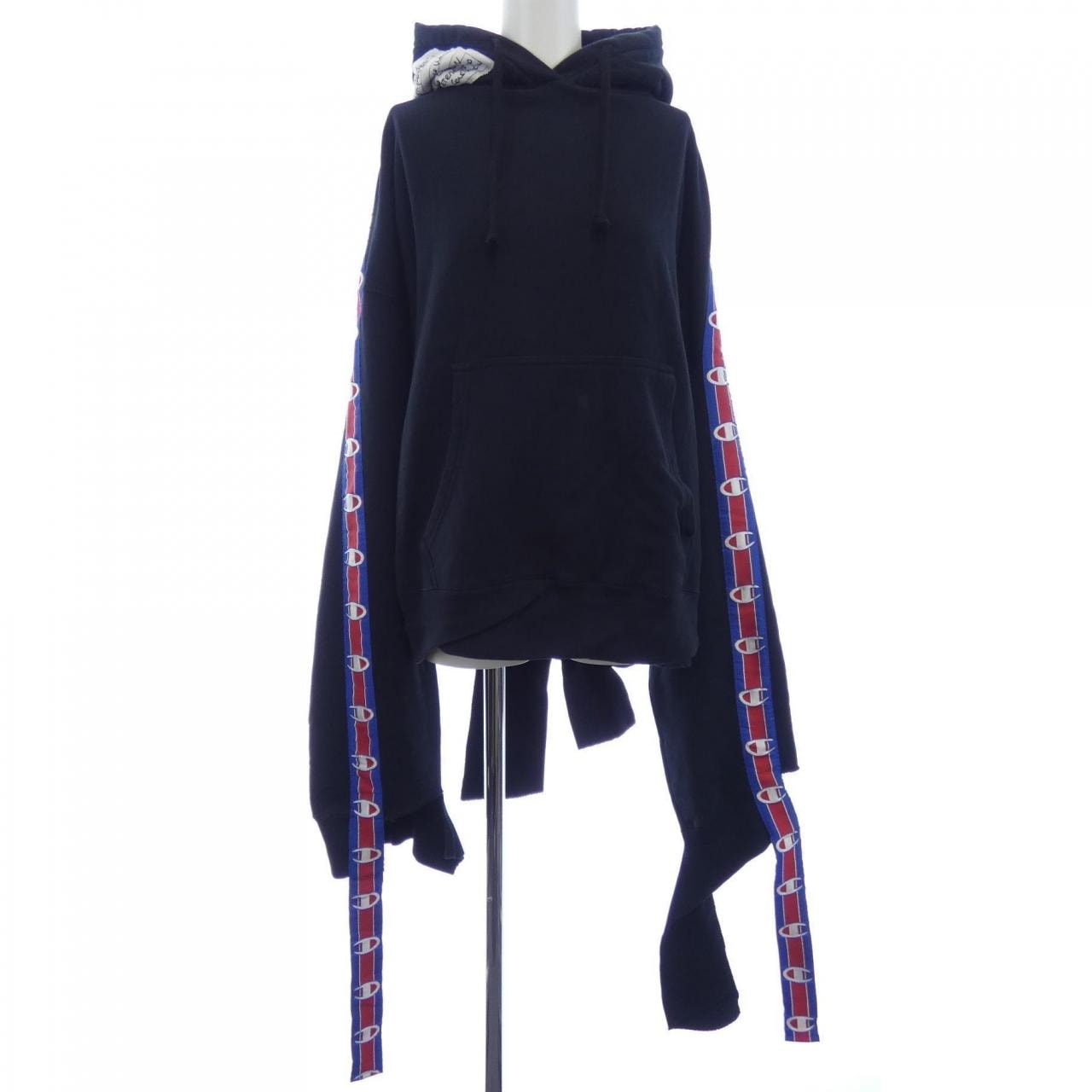 ヴェトモン VETEMENTS パーカー