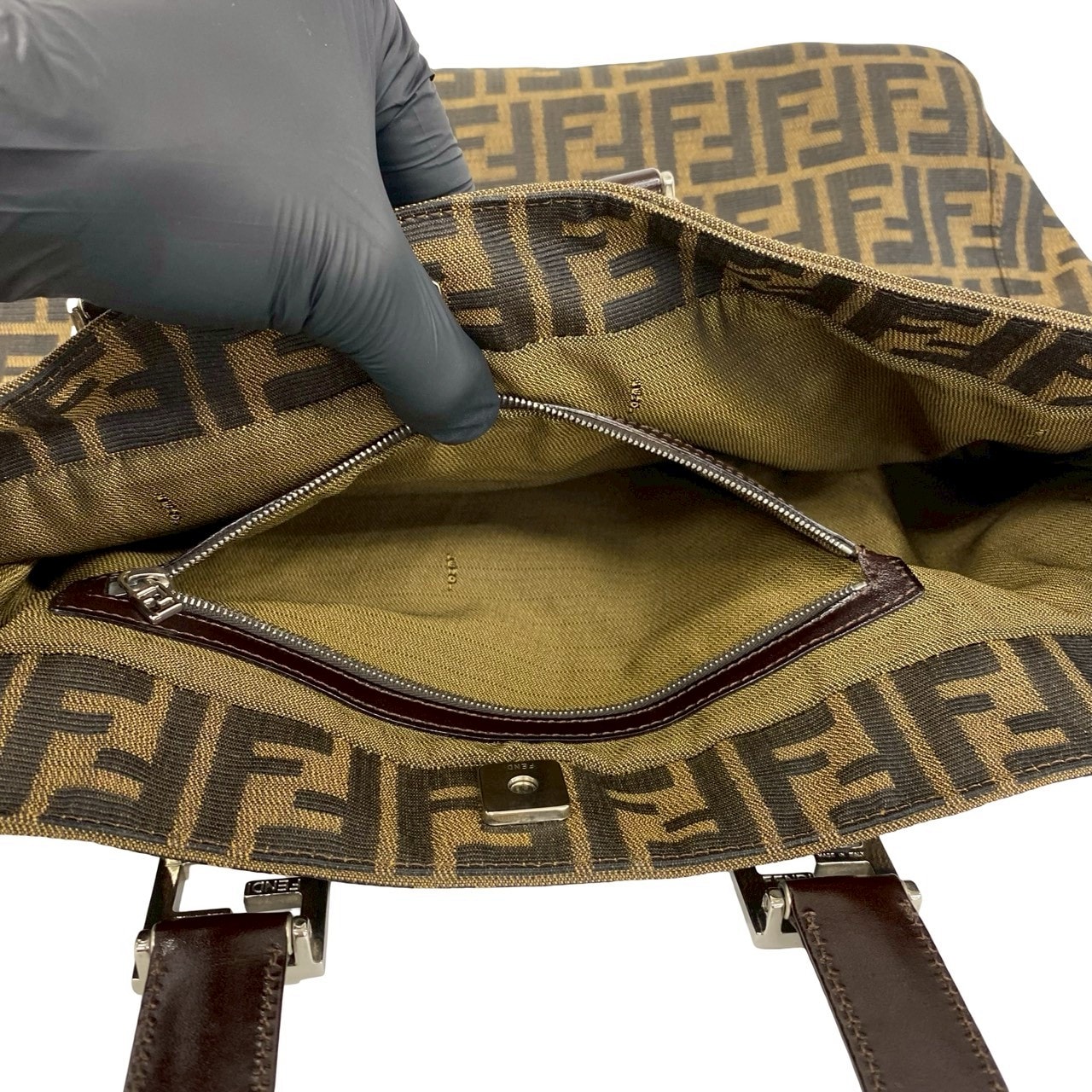 B (目立った傷や汚れなし)】FENDI フェンディ ズッカ FF 柄 キャンバス