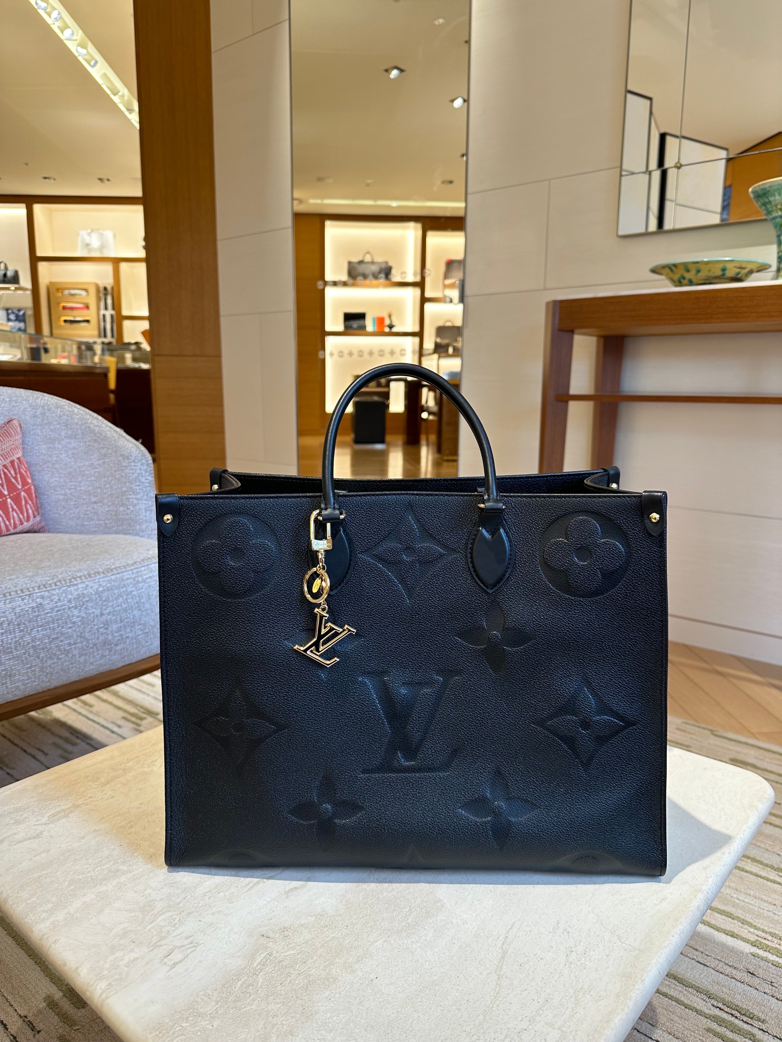 Louis Vuitton LV Facettes Bag Charm & Key Holder