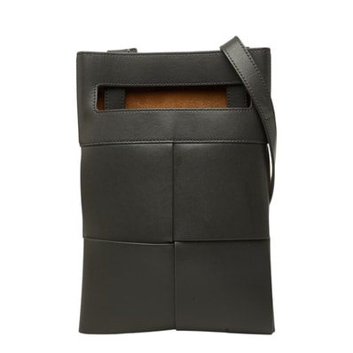 ボッテガヴェネタ マキシイントレチャート 斜め掛け ショルダーバッグ グレー レザー レディース BOTTEGAVENETA 中古