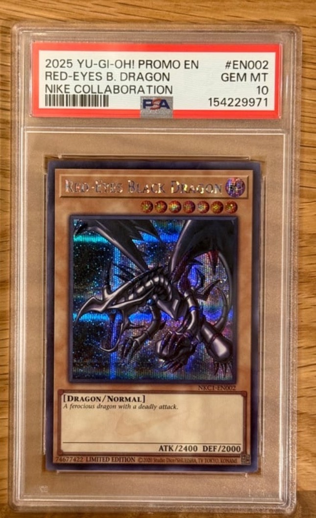 真紅眼の黒竜 SE [NKC1-EN002](遊戯王 x ナイキ エアーマックス 95 QS