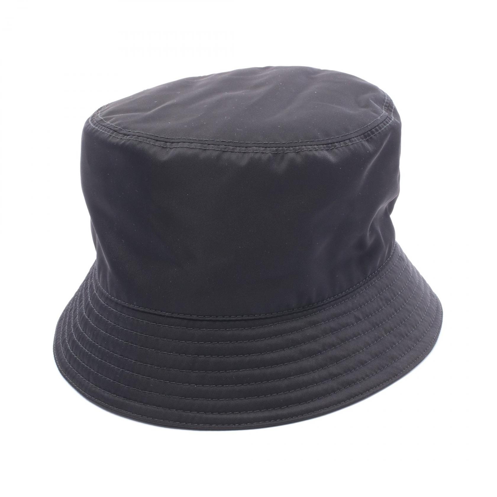 プラダ PRADA Re-Nylon 三角プレート バケット ハット 帽子 ナイロン メンズ レディース ブラック系 【中古】