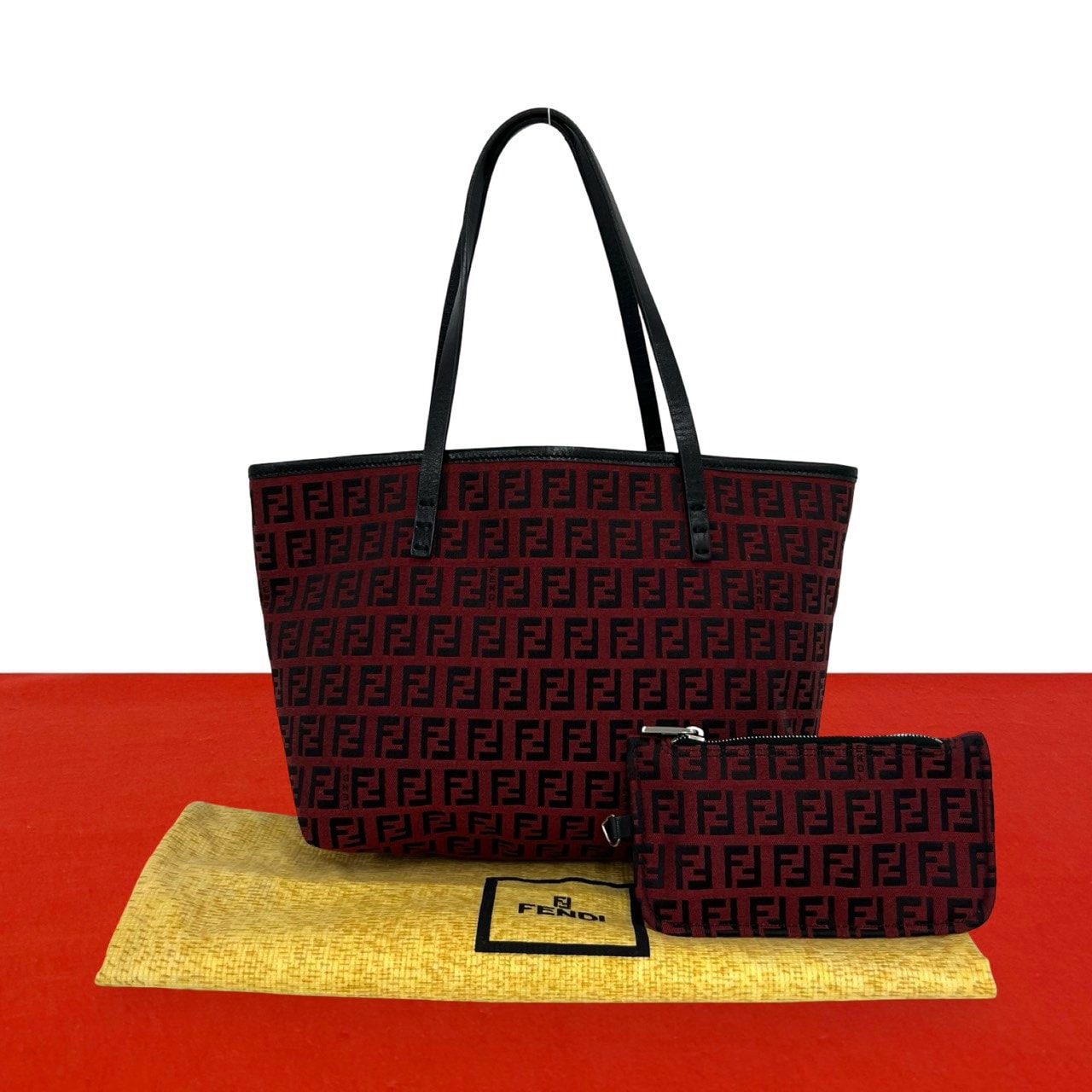 FENDI フェンディ ズッキーノ FF 柄 キャンバス レザー トートバッグ レッド
 67018