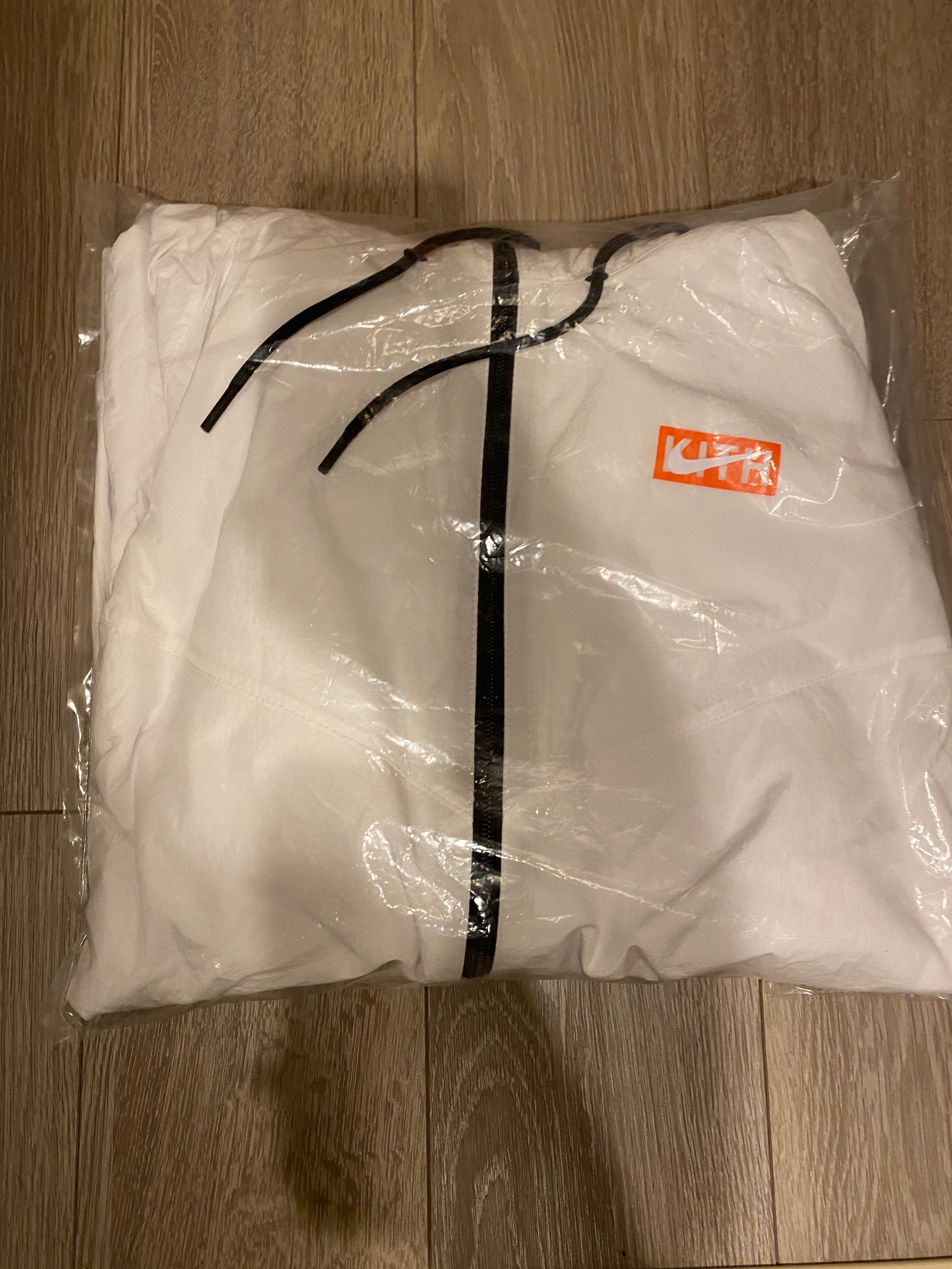 KITH Nike for New York Knicks Windrunner Jacket "White"