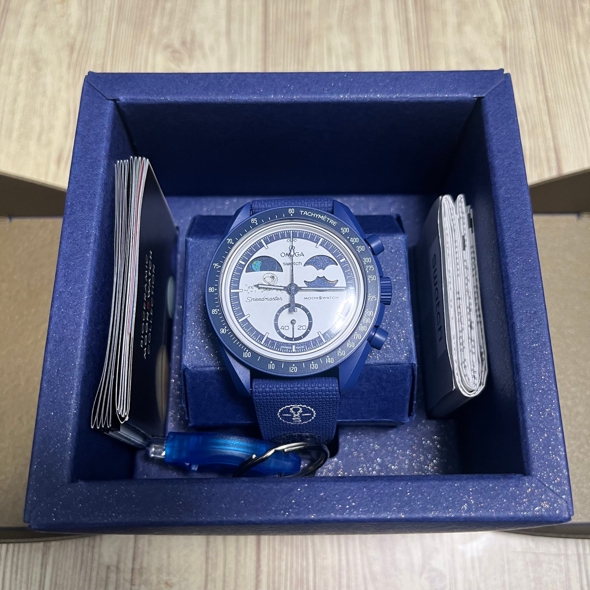 Swatch x OMEGA x Snoopy BIOCERAMIC MoonSwatch Mission To The Earthphase - Mooshine Gold (Sturgeon Design) "Navy"