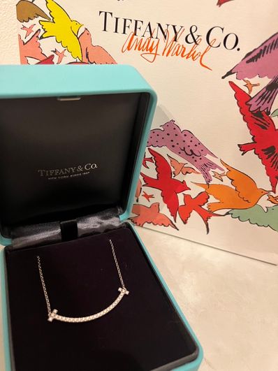 ティファニーT ミディアムスマイルペンダント