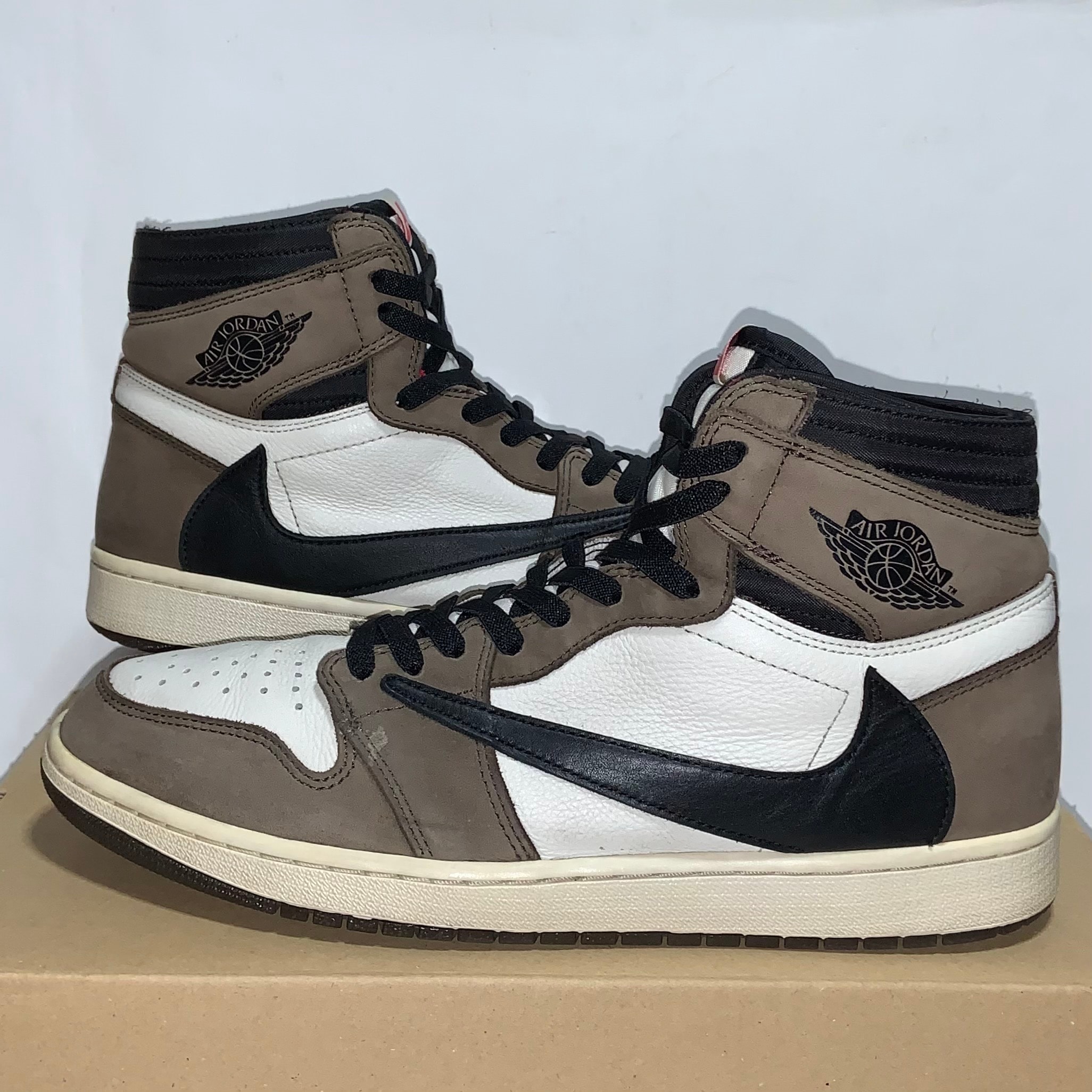 Travis Scott × Nike Air Jordan 1 Retro High OG TS SP "Sail/Dark Mocha"
