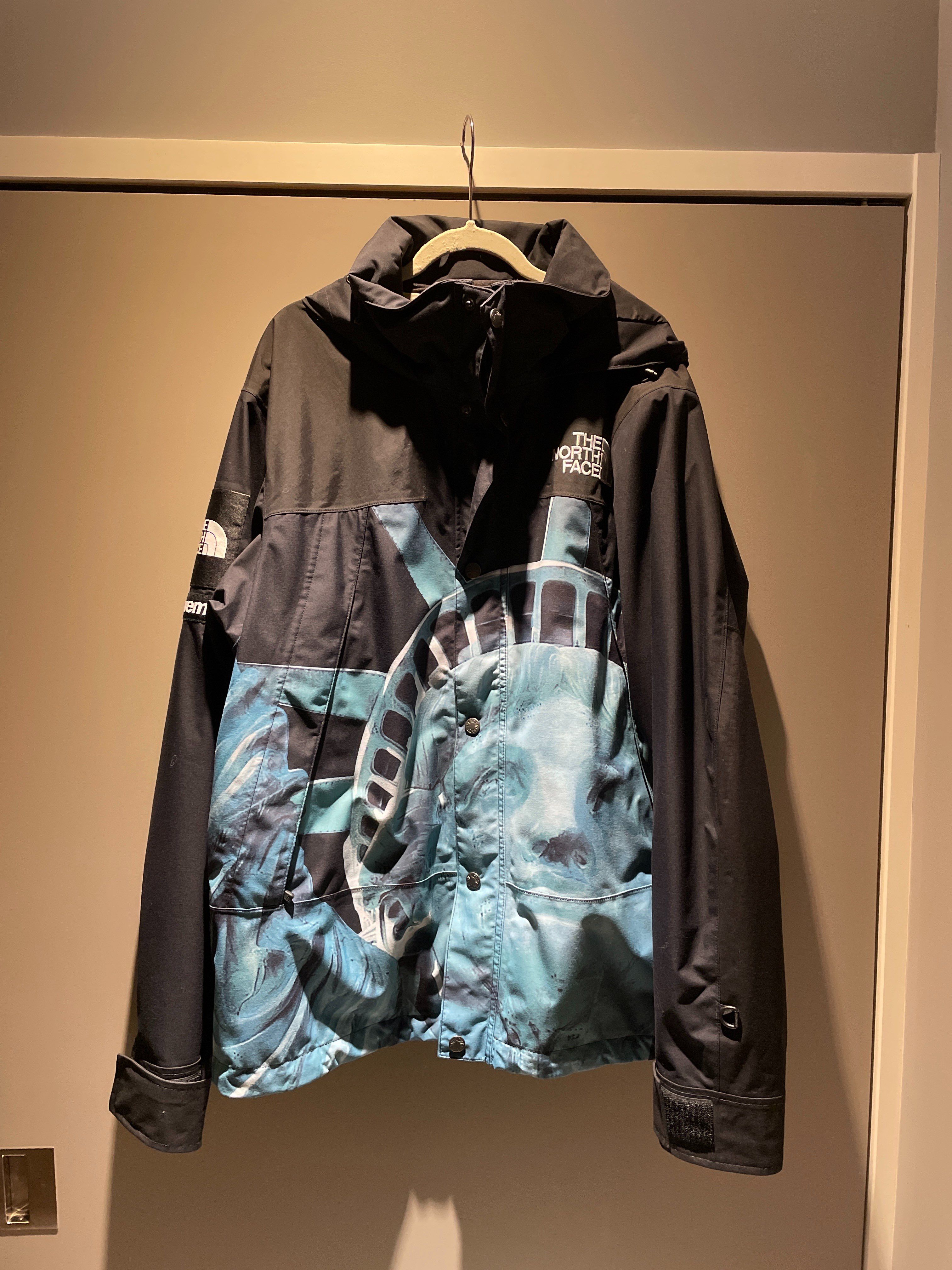 Supreme x The North Face Statue of Liberty Mountain Jacket "Black"