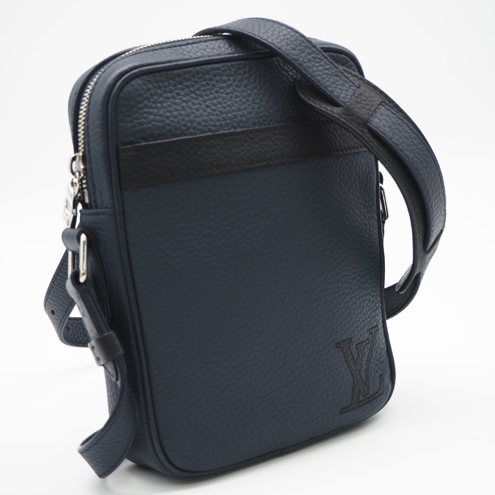 美品 LOUIS VUITTON ルイ・ヴィトン トリヨン ダヌーブPM M55168 ショルダーバッグ ネイビー トリヨンレザー メンズ