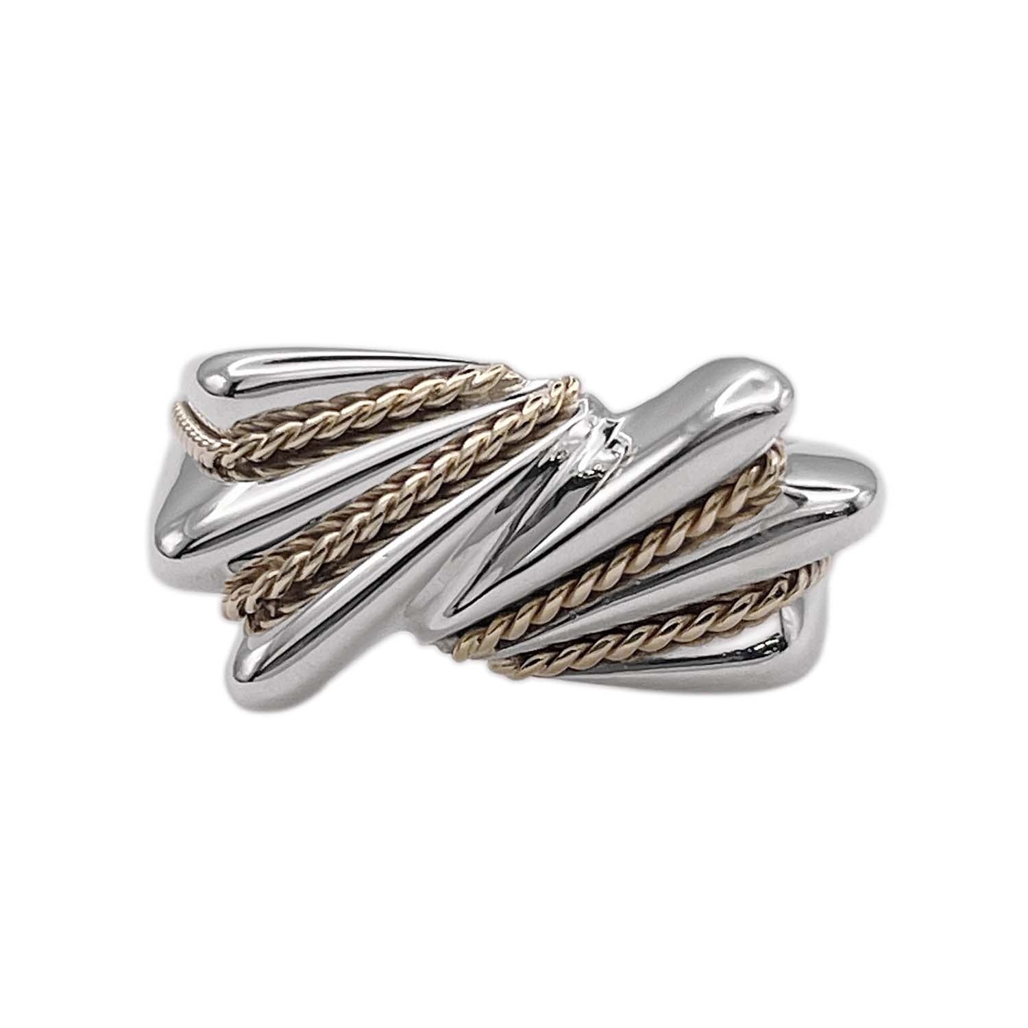 TIFFANY&Co. ティファニー ツイストリボン コンビ オールド リング・指輪
SV925 K18YG 8号 シルバー 新品仕上済 レディース
【中古】