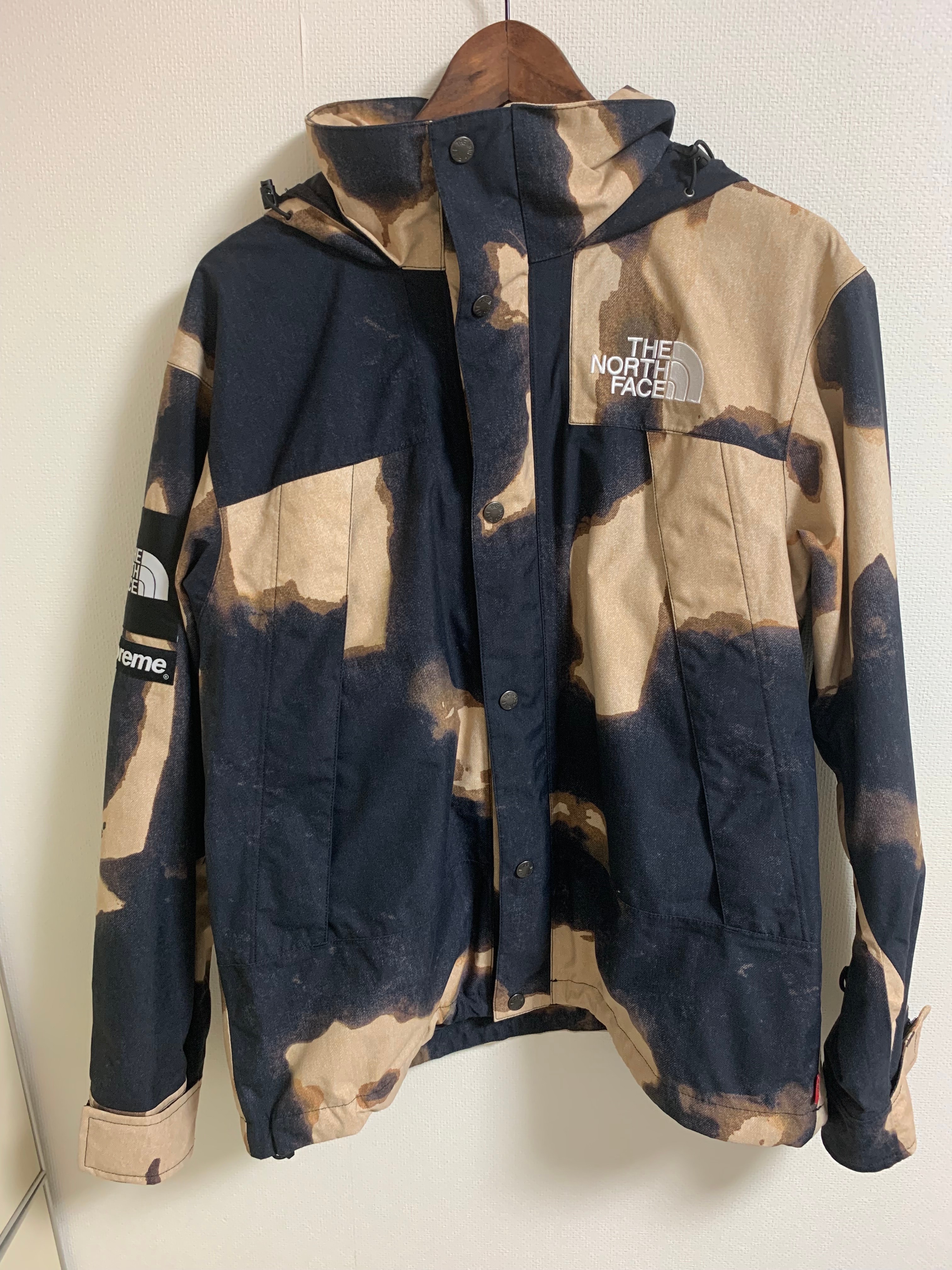 Supreme x The North Face Bleached Denim Print Mountain Jacket "Black"