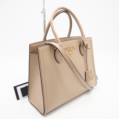 美品 PRADA プラダ サフィアーノ ロゴ 2WAYバッグ ベージュ CAMMEO 1BA227 2wayハンドバッグ ベージュ サフィアーノ レディース