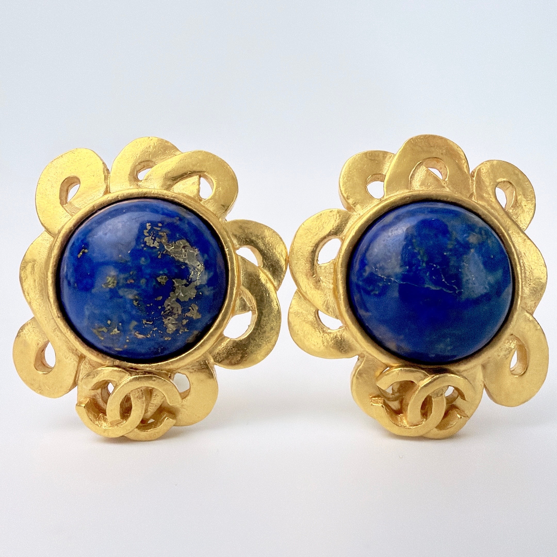 【極美品】CHANEL シャネル ココマーク ラピスラズリ イヤリング 天然石 ゴールド ブルー ヴィンテージ プレオウンド 97P