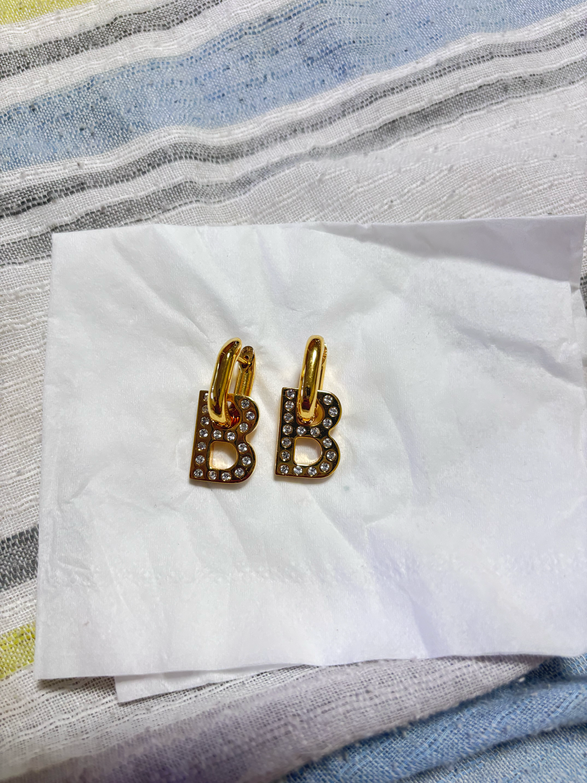 BALENCIAGA B チェーン XS ピアス (シャイニーゴールド&ラインストーン)