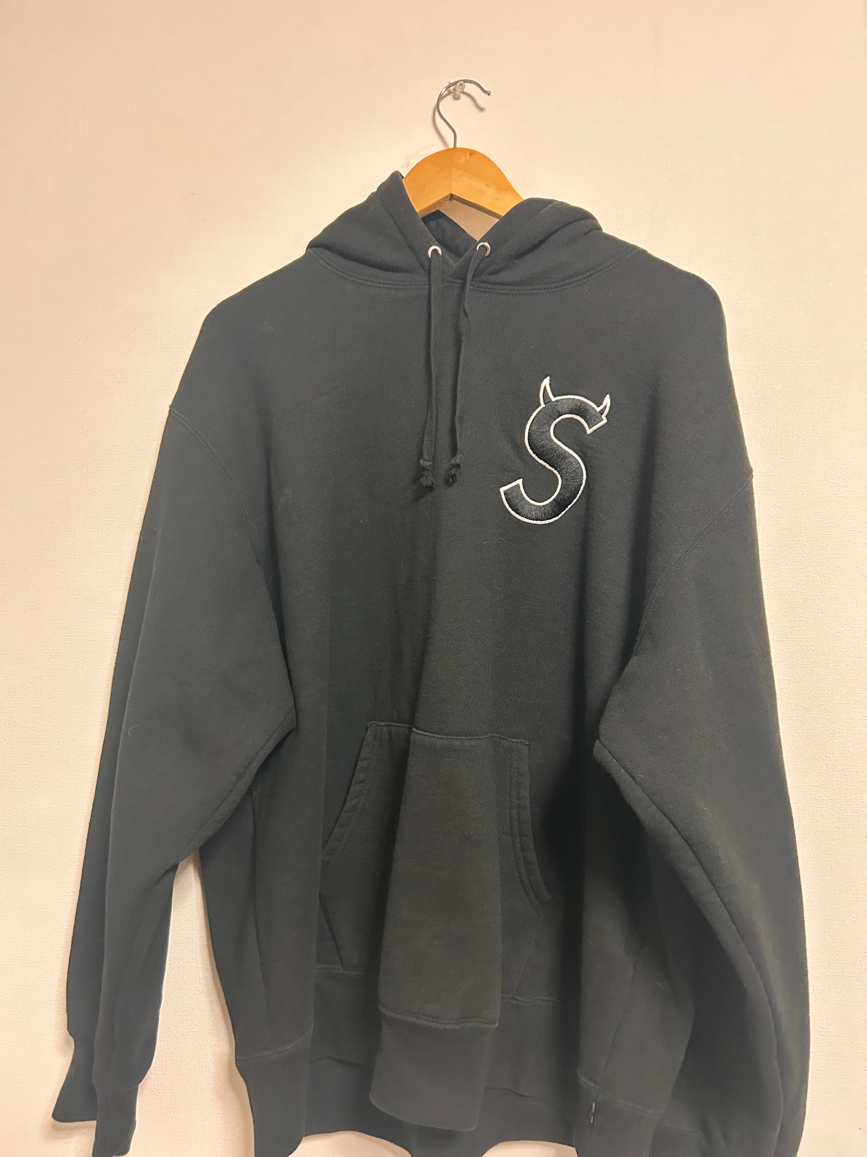 Supreme S Logo Hooded Sweatshirt "Black" (22FW)