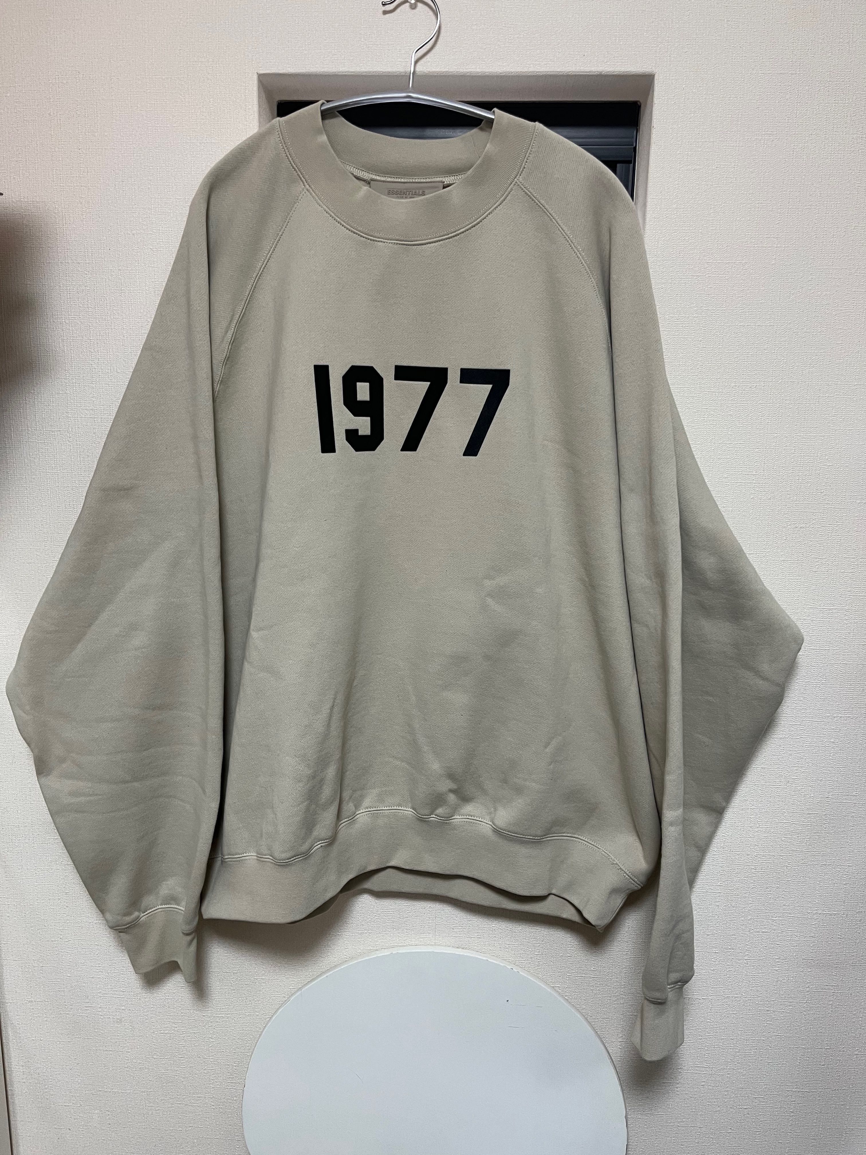 FEAR OF GOD ESSENTIALS 1977 CREWNECK "Wheat"
