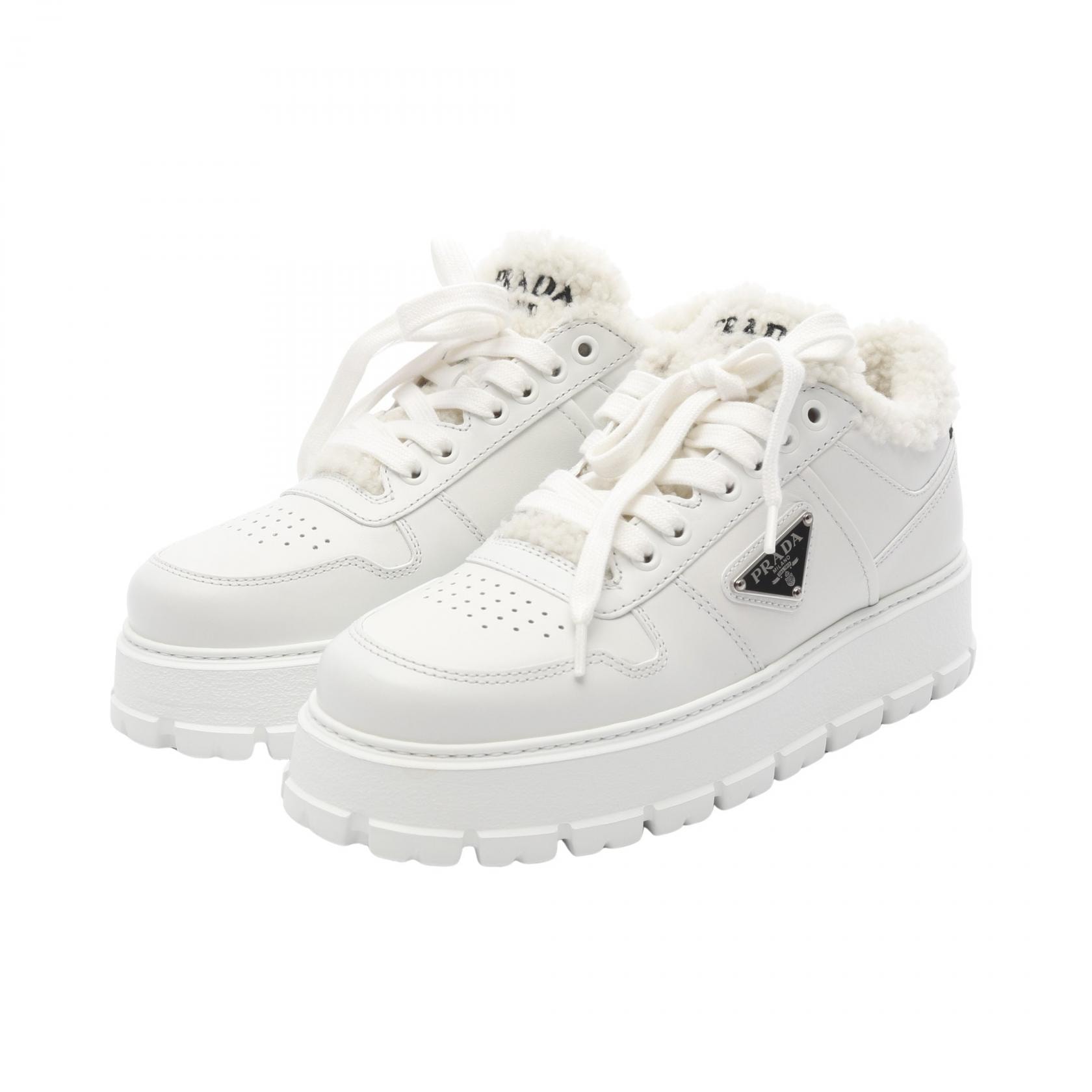 プラダ PRADA トライアングルロゴ ボア スニーカー 靴 レザー ファー レディース ホワイト系 1E947E 【中古】