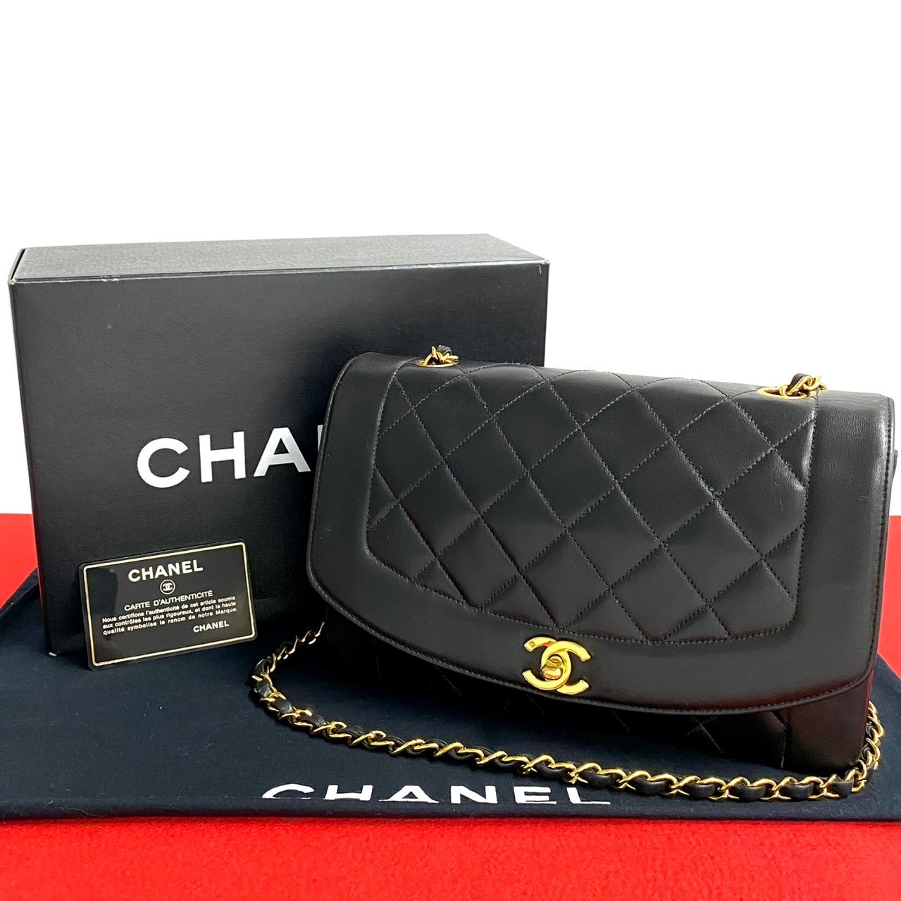 CHANEL シャネル ダイアナフラップ ココマーク ラムスキン ショルダーバッグ ブラック
558-7