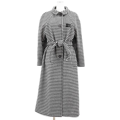 【極美品】Miu Miu ミュウミュウ コート 2022年製 ハウンドトゥース 千鳥格子 総柄 モノトーン バージンウール100% メルトン バルマカーン ステンカラー ロゴ パッチ 一重仕立て アウター ベルト付属 レディース 36 黒 白 イタリア製