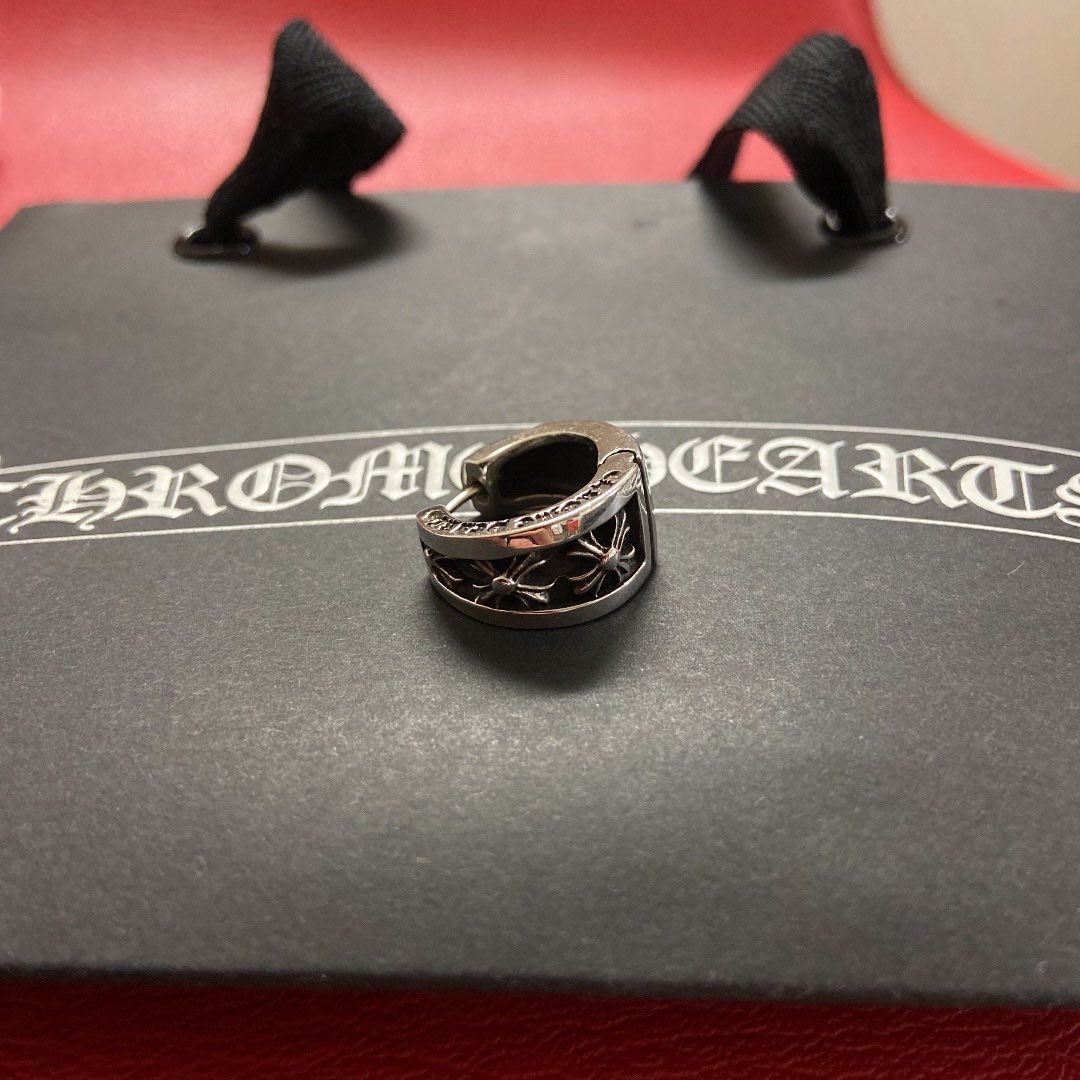 Chrome Hearts Narrow V-Band CH Cross Earrings (for Right Ear) "Silver"