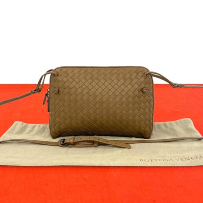 BOTTEGA VENETA ボッテガヴェネタ イントレチャート レザー ショルダーバッグ ブラウン
62676