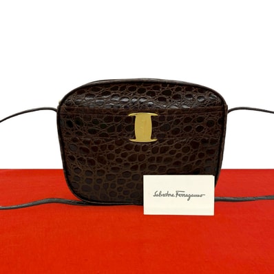 Salvatore Ferragamo サルヴァトーレフェラガモ ヴァラ ロゴ 金具 レザー ショルダーバッグ ブラウン
91916