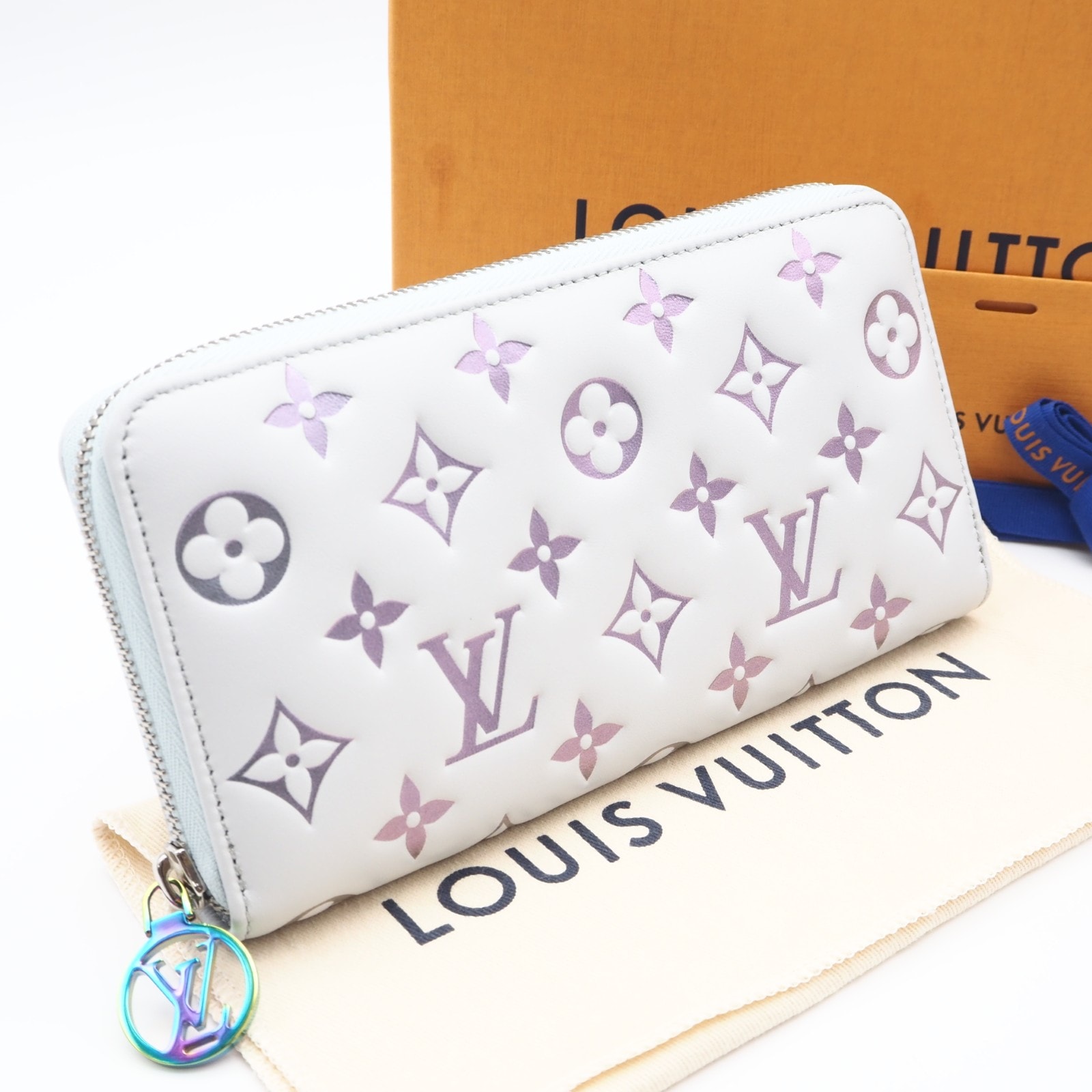 未使用 LOUIS VUITTON ルイ・ヴィトン クッサン ジッピーウォレット M82792 長財布 ブルー マルチカラー ラムスキン レディース