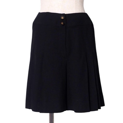 ■美品■CHANEL シャネル ヴィンテージ パンツ サイズ38 ショートパンツ ココマーク CCロゴボタン ウール プリーツ ブラック フランス製 ブランド古着【中古】20241209/RA2551