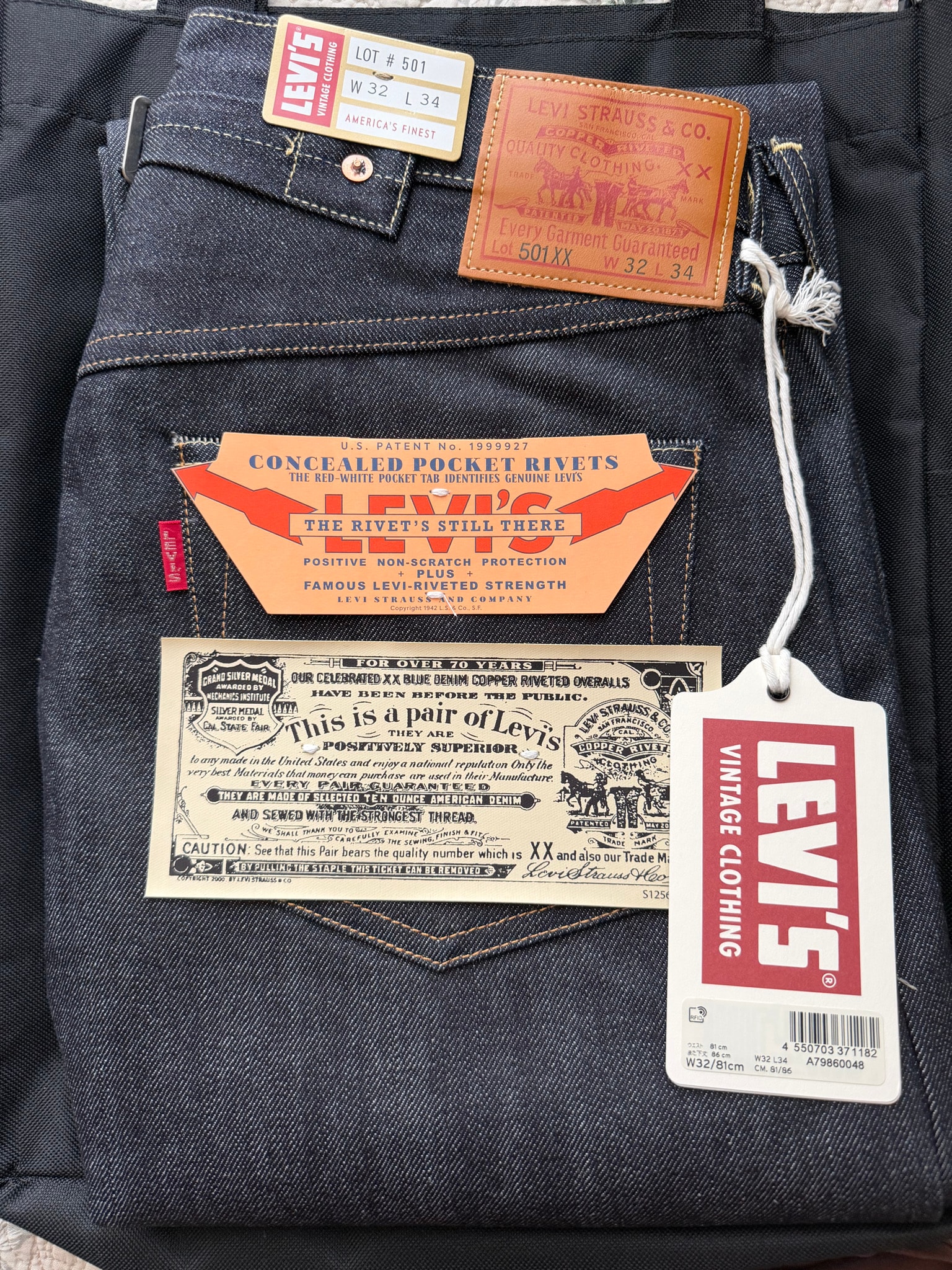 Levi's Vintage Clothing 1942 501 Jeans "Indigo Rigid"