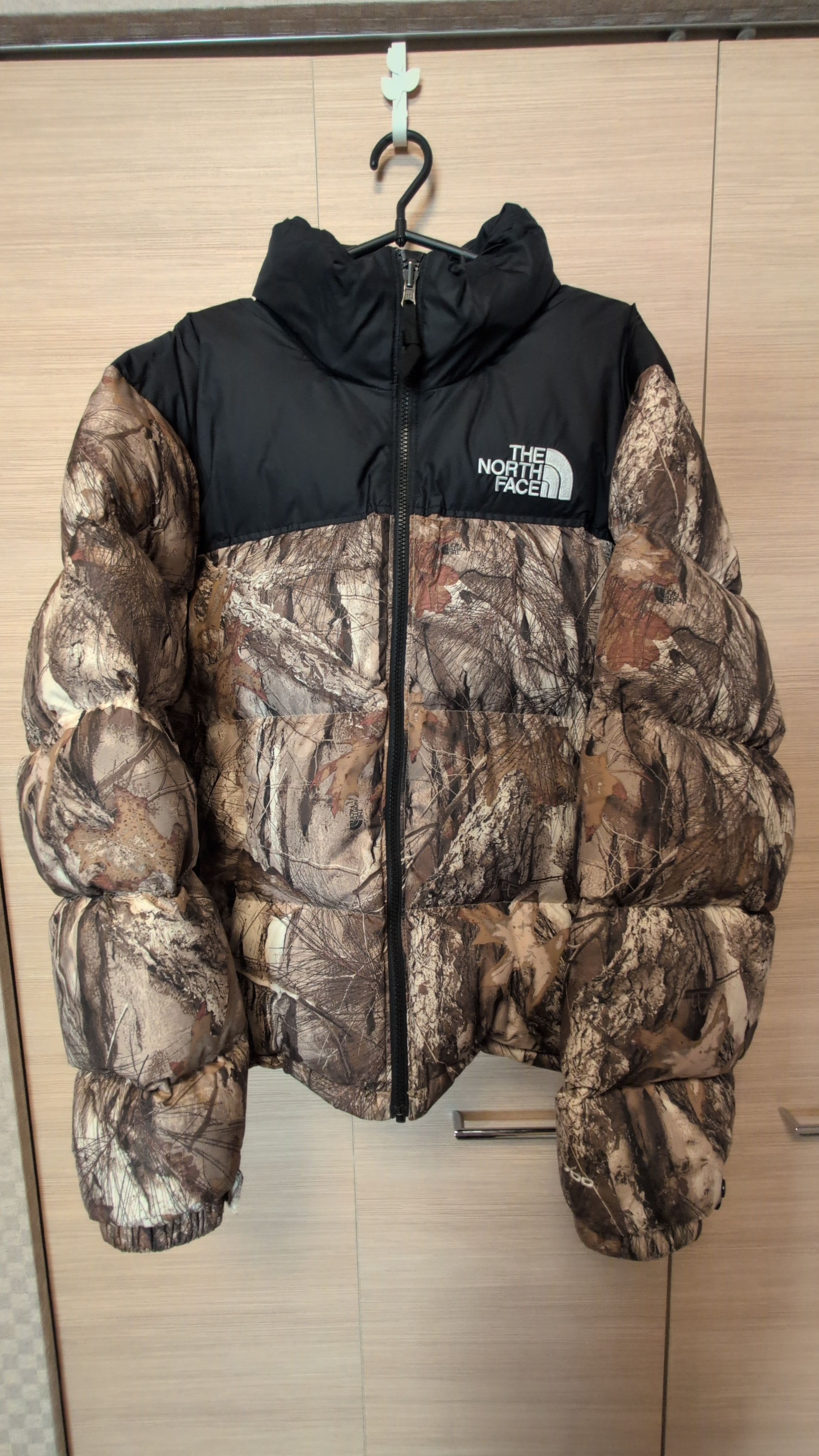 The North Face 1996 RETRO NUPTSE PACKABLE JACKET 海外版 "Leaves"