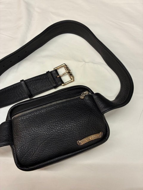 【Chrome Hearts】「STRAP ON」ミディアムウェイトレザーバッグ