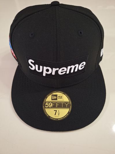 Supreme World Famous Box Logo New Era® "Black"