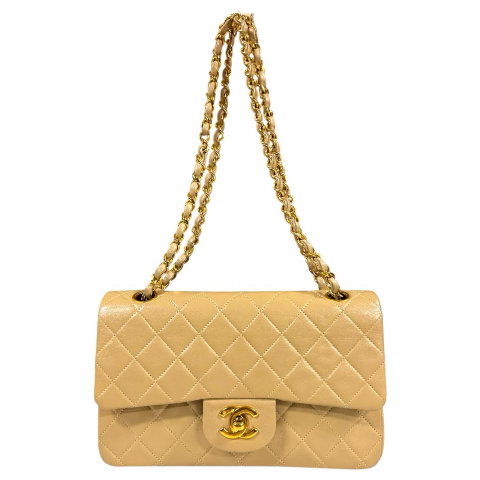 シャネル マトラッセ ショルダーバッグ レザー ベージュ レディース CHANEL  中古